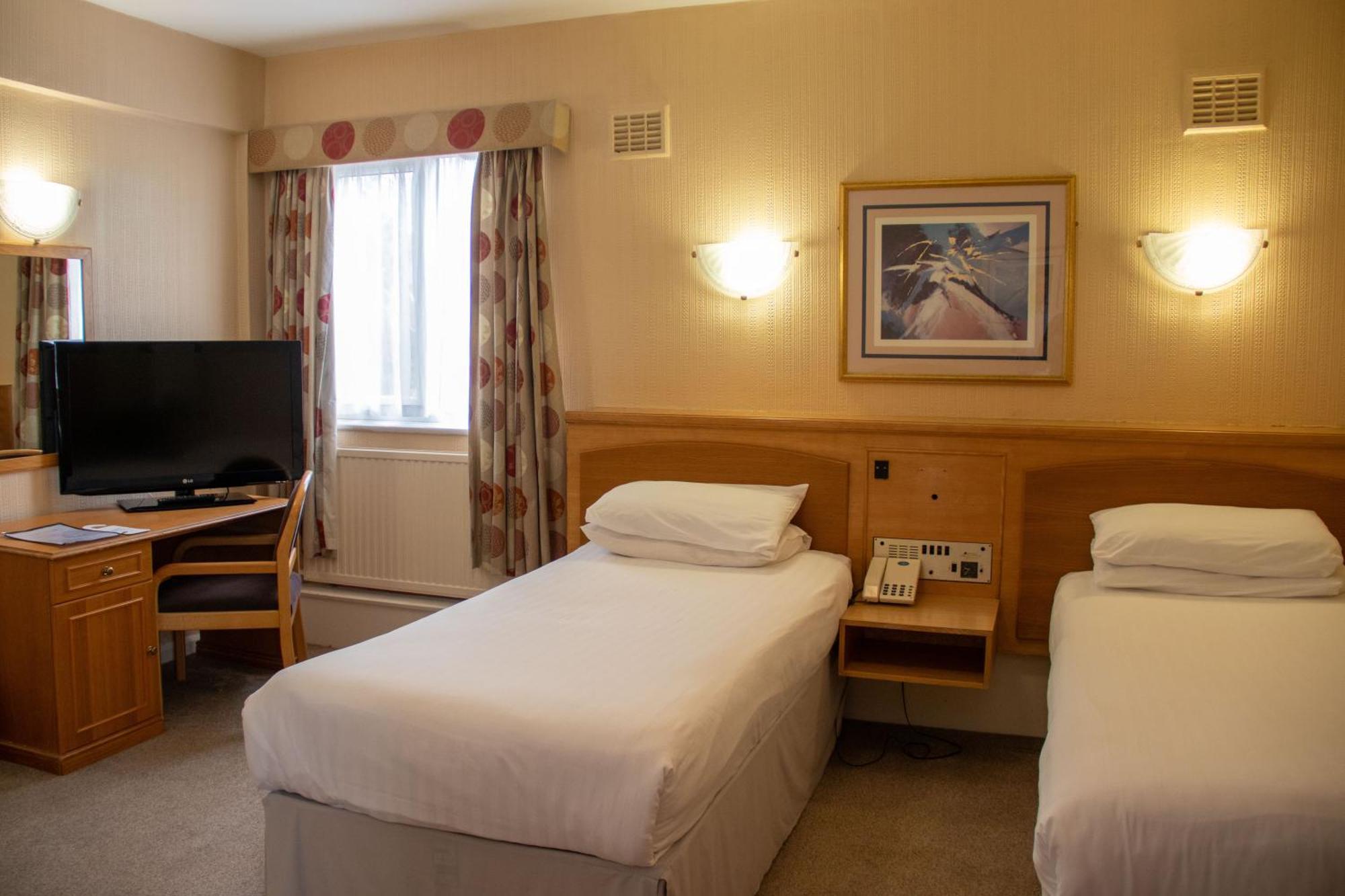 Alma Hotel 3*