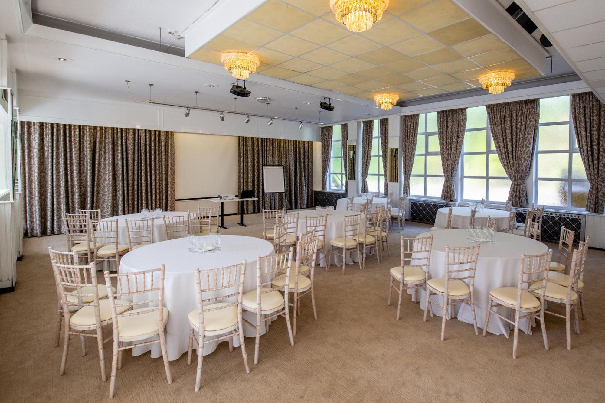 Alma 3* Stockport
