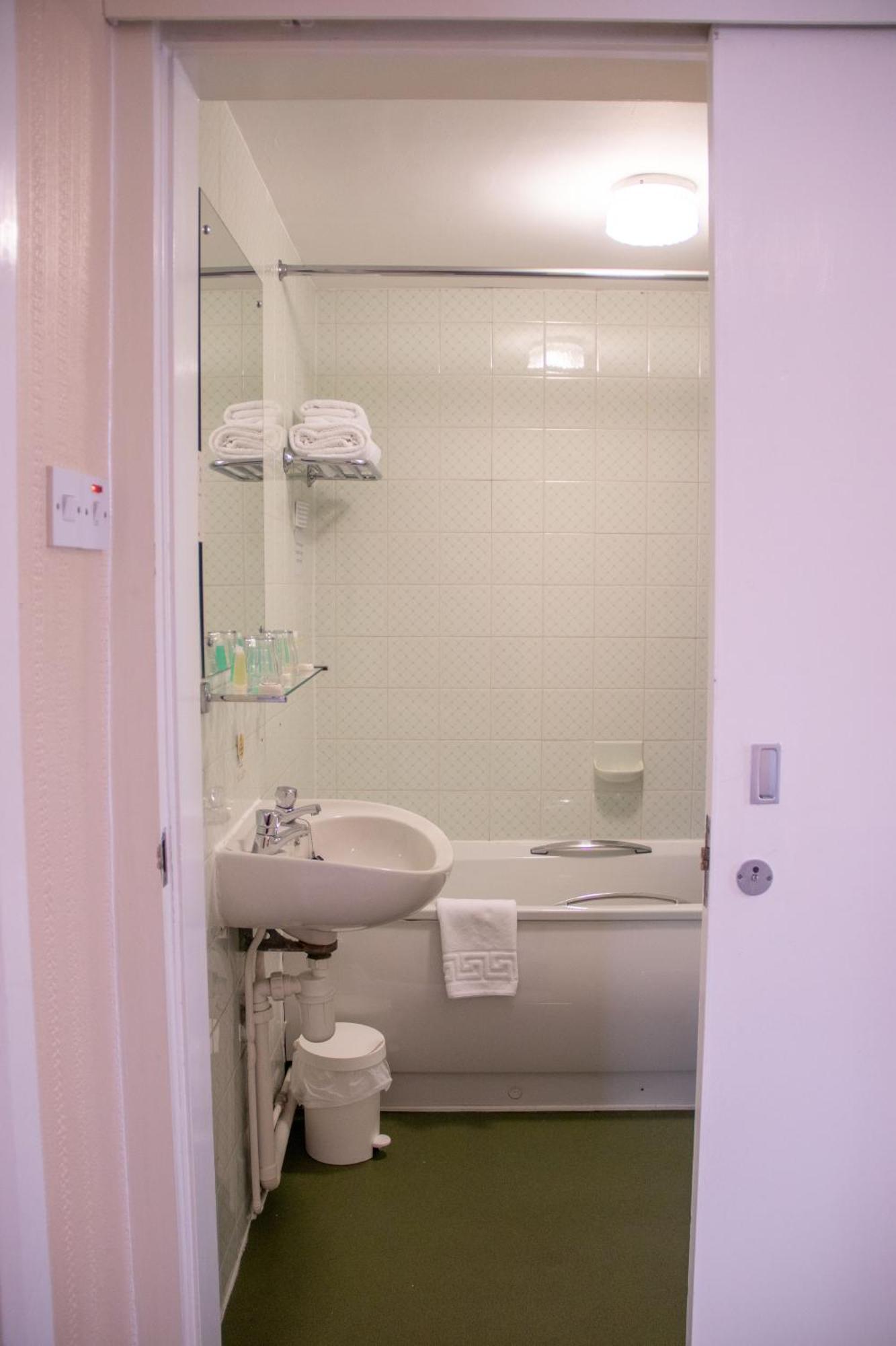 Alma 3* Stockport