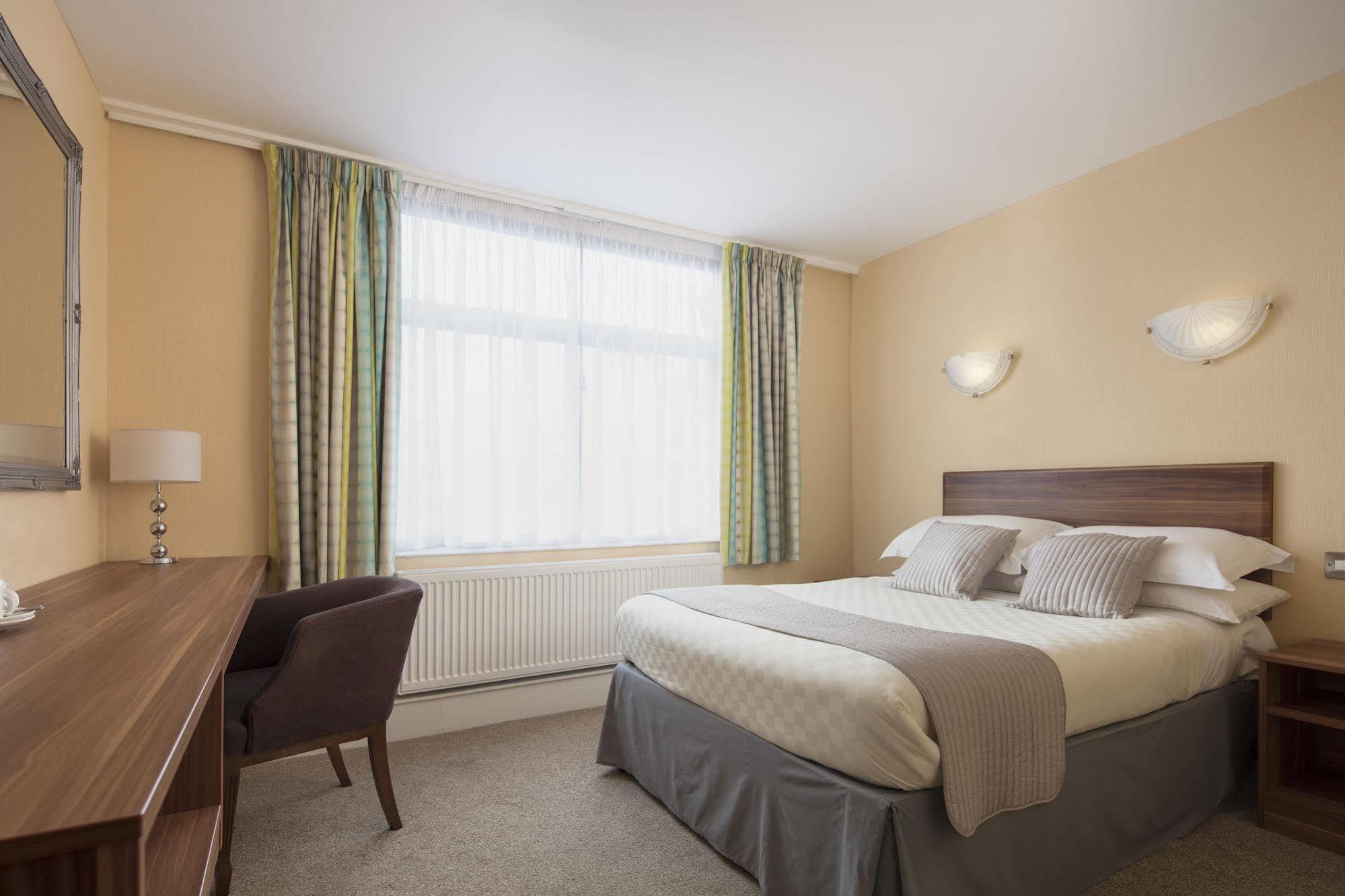 Alma Hotel 3*