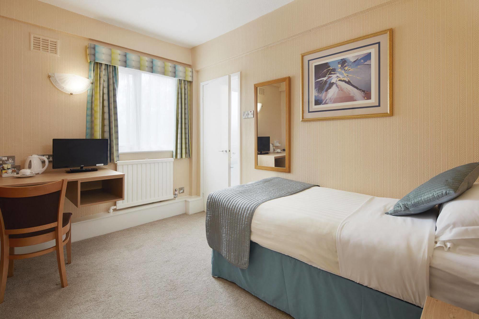 Hotel Alma 3*